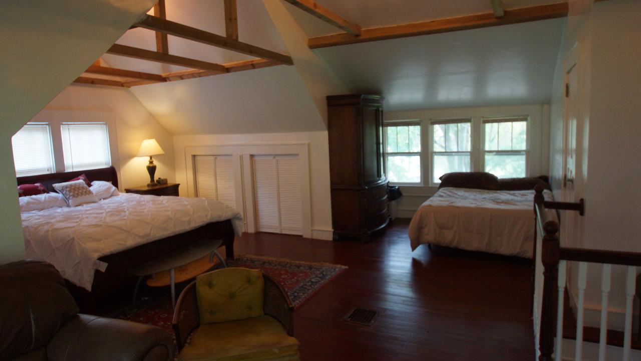 3 Bedroom Home / 4 Beds - Sleeps 8 / Near Concerts And Sports - thumb 10