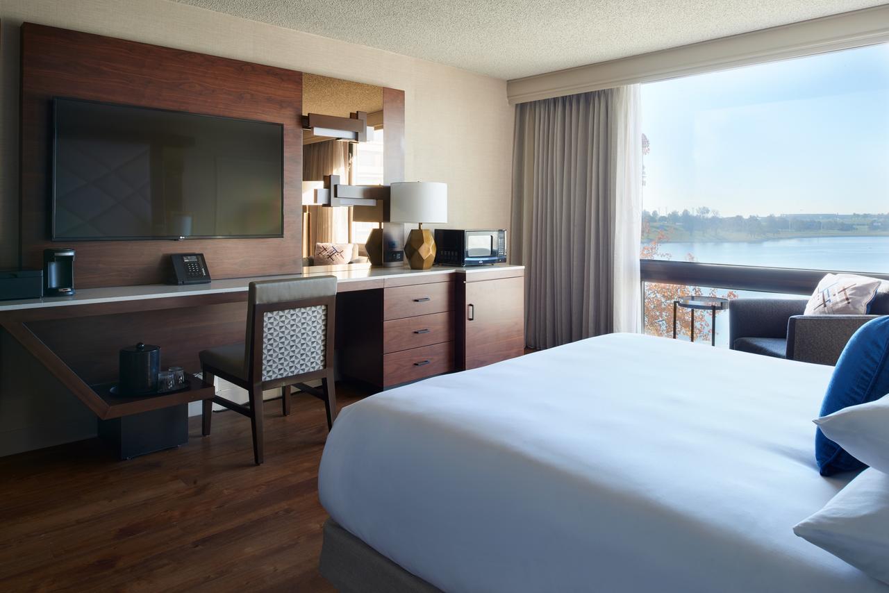 Kansas City Airport Marriott - thumb 6