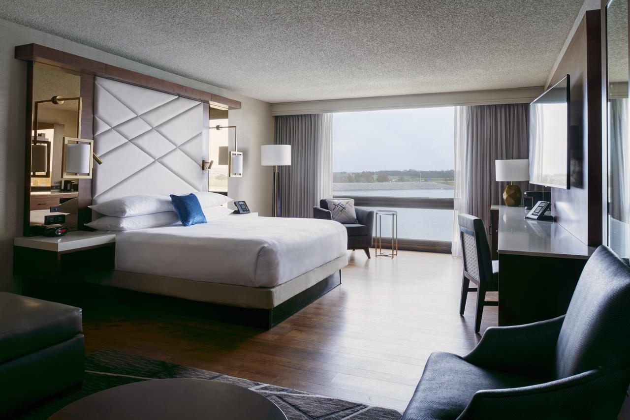 Kansas City Airport Marriott - thumb 24