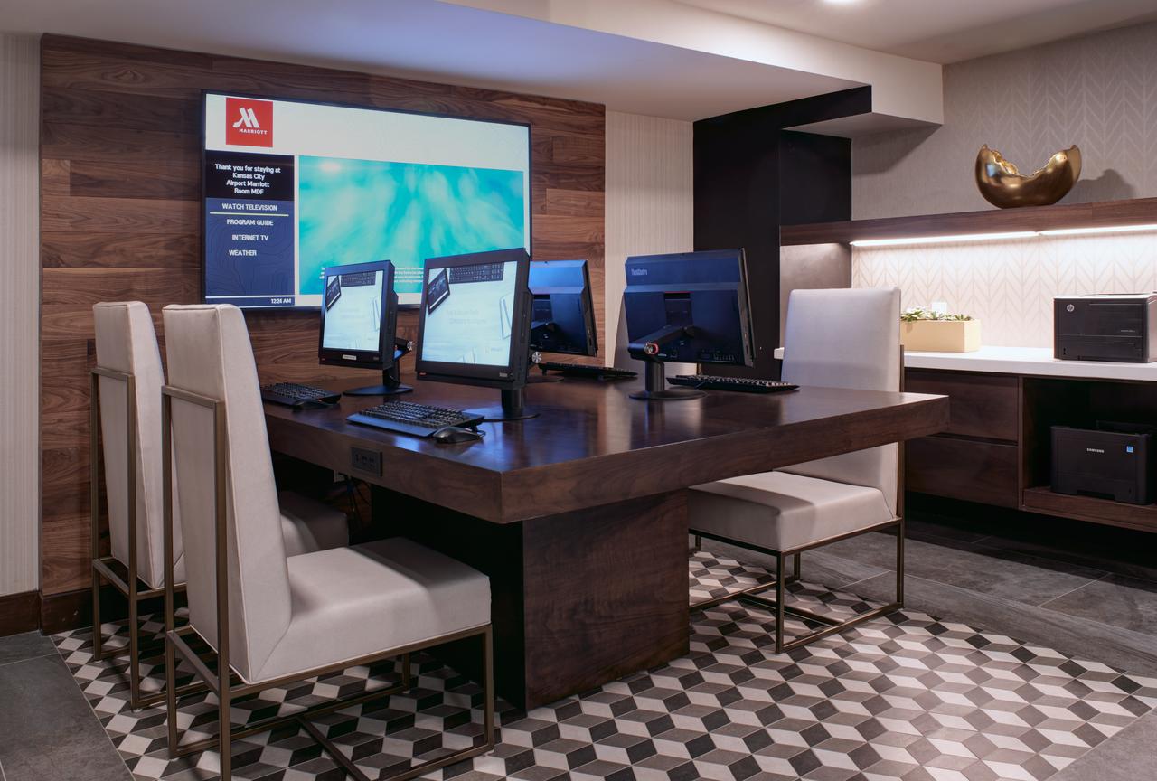 Kansas City Airport Marriott - thumb 10