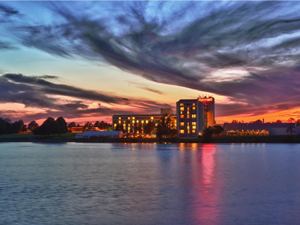 Kansas City Airport Marriott - thumb 0