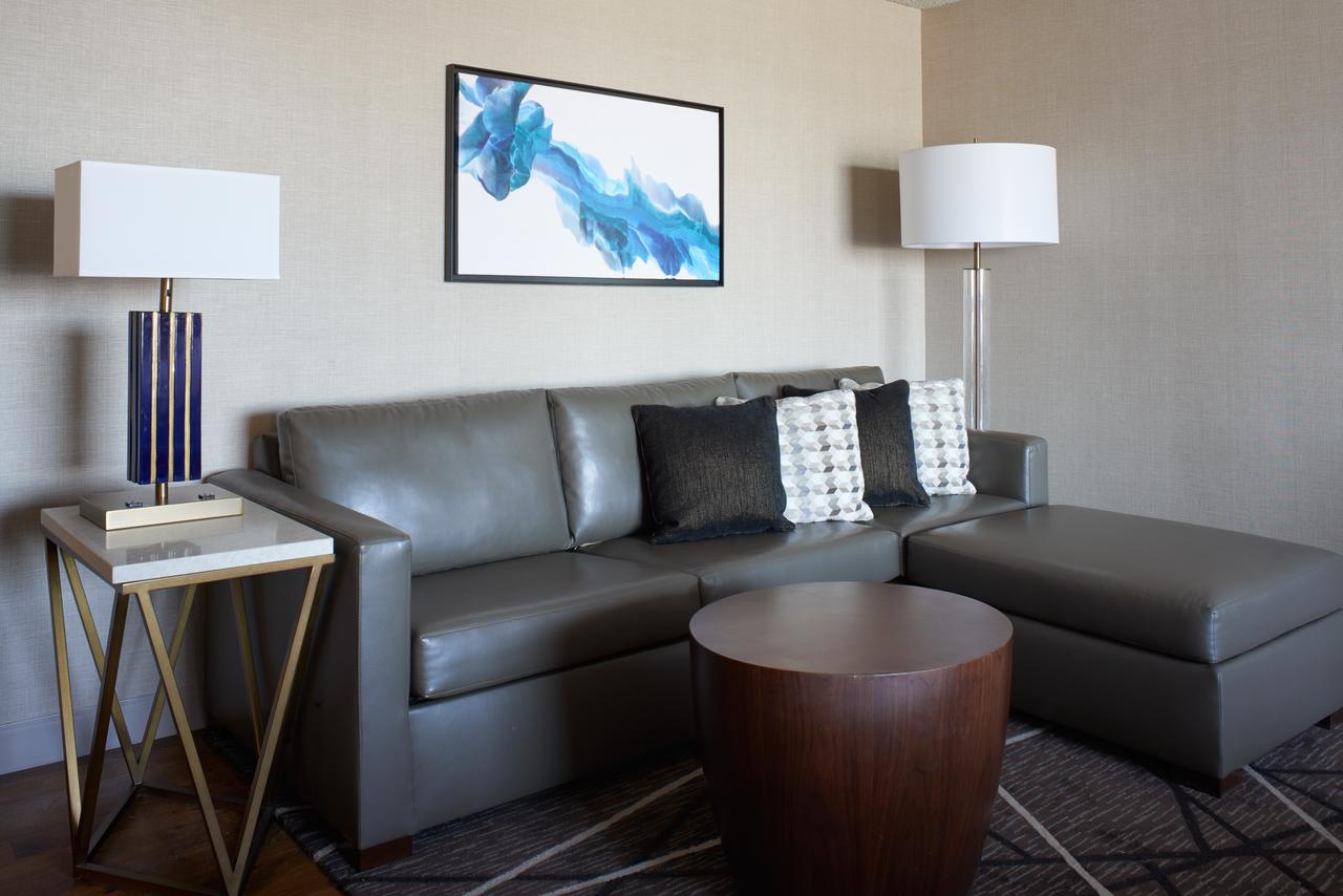 Kansas City Airport Marriott - thumb 19