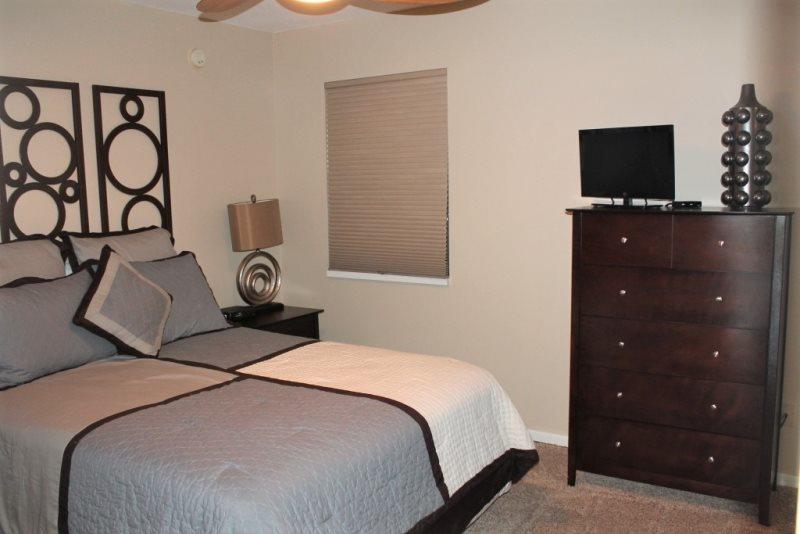 705 - 2 Bedroom - thumb 11