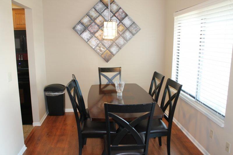 705 - 2 Bedroom - thumb 7