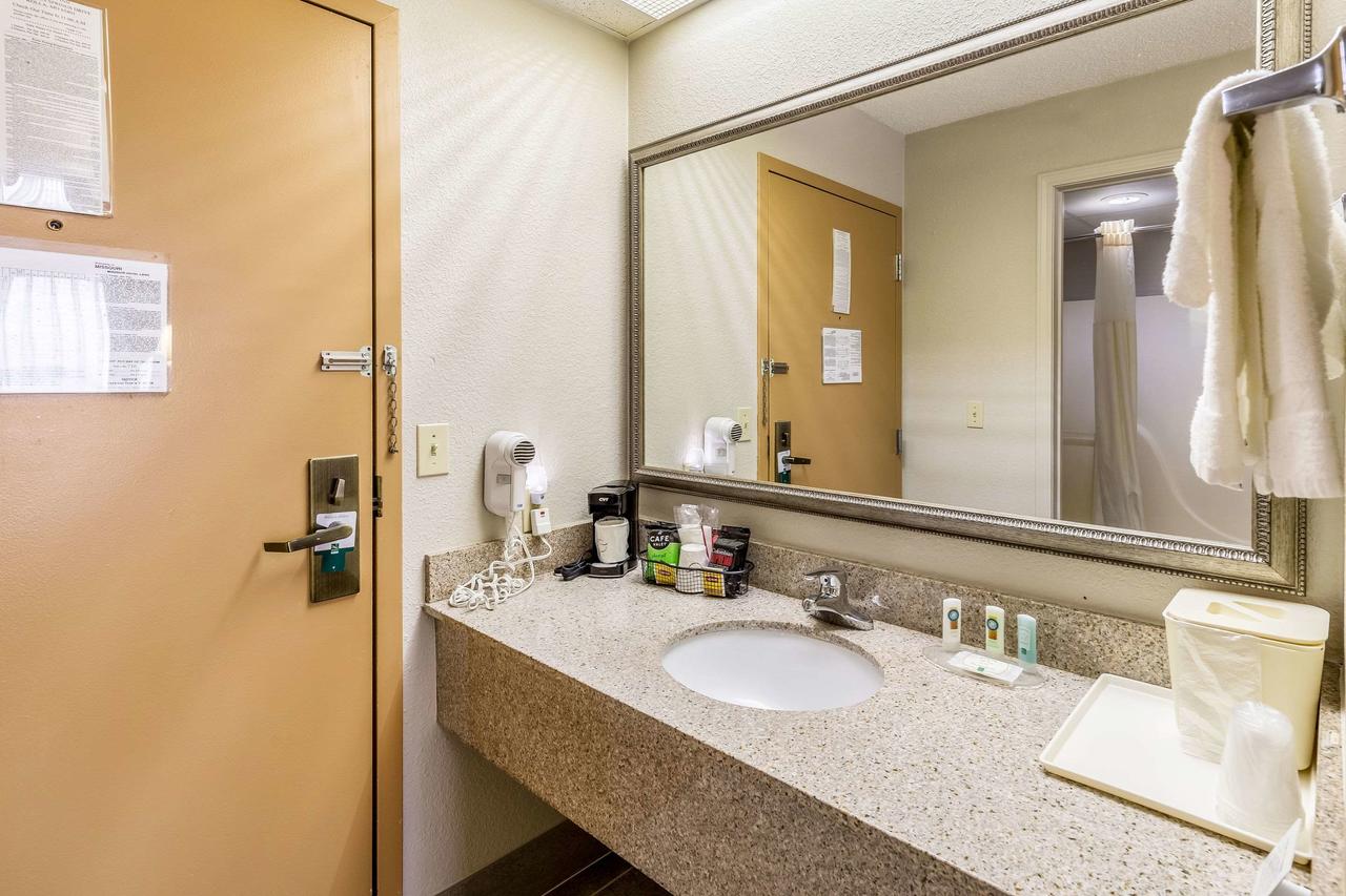 Quality Inn Rolla - thumb 27