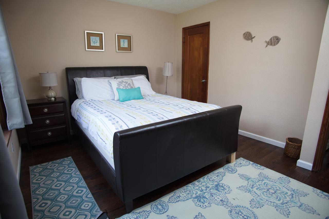 Sun-Filled 2 Bedroom Home - thumb 13