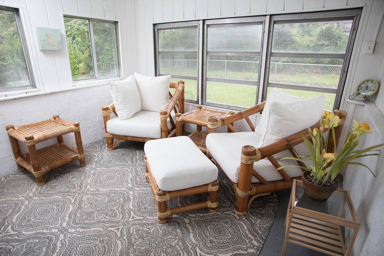 Sun-Filled 2 Bedroom Home - thumb 5