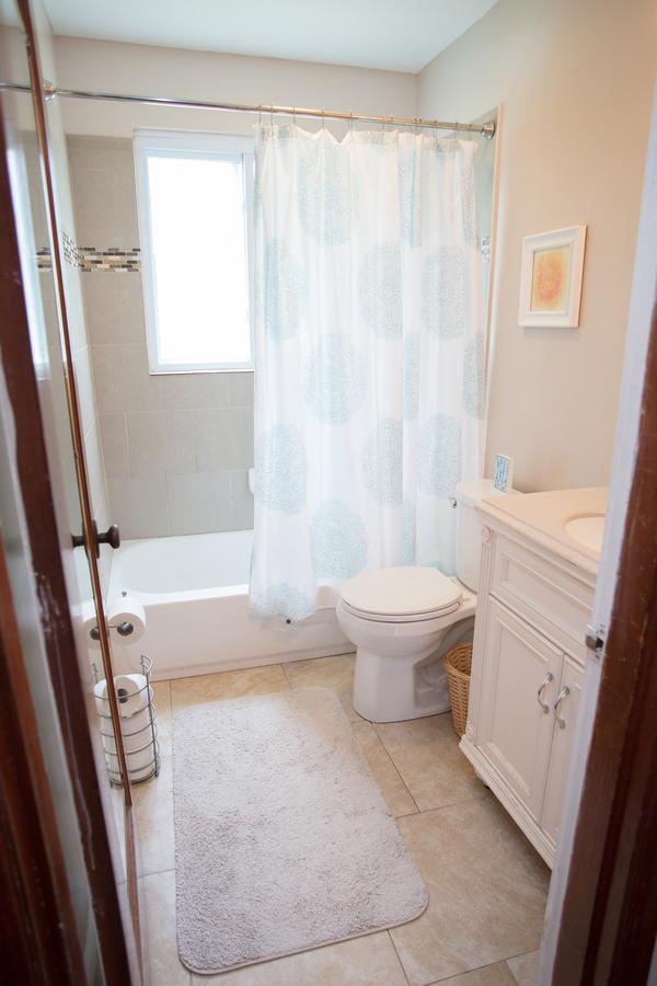 Sun-Filled 2 Bedroom Home - thumb 16