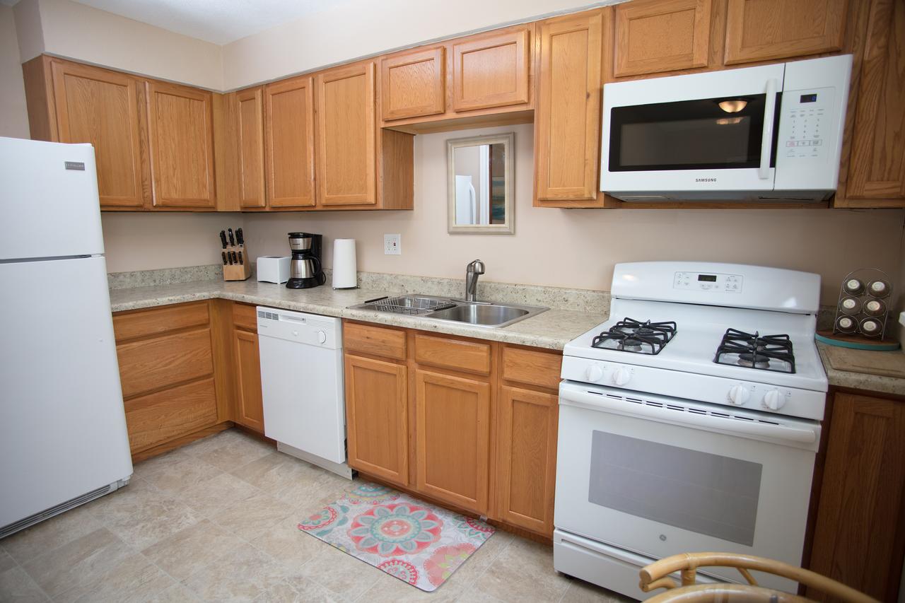 Sun-Filled 2 Bedroom Home - thumb 10