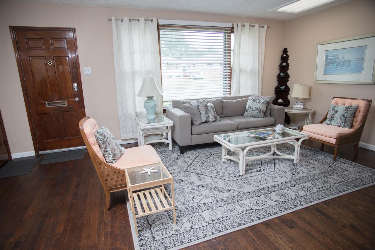 Sun-Filled 2 Bedroom Home - thumb 25