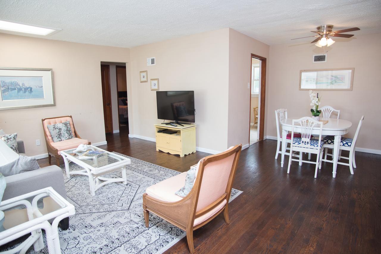 Sun-Filled 2 Bedroom Home - thumb 33