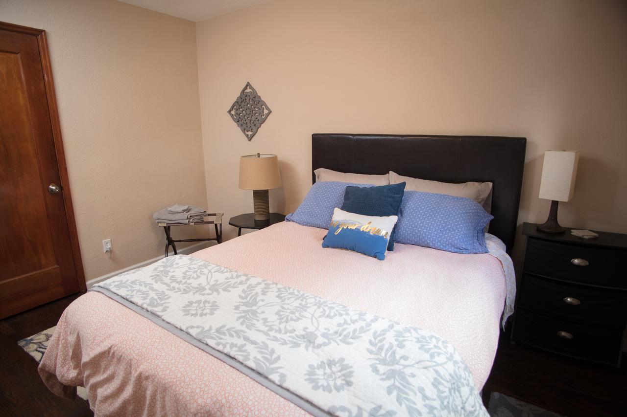 Sun-Filled 2 Bedroom Home - thumb 22