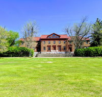 Oddfellow Inn  Farm - Tourism Bookings