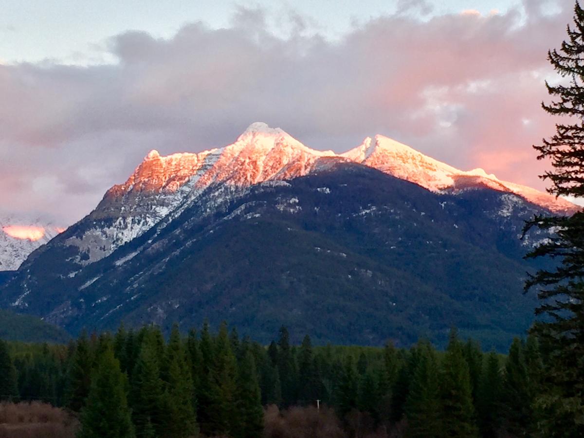 Sandman Motel - thumb 2