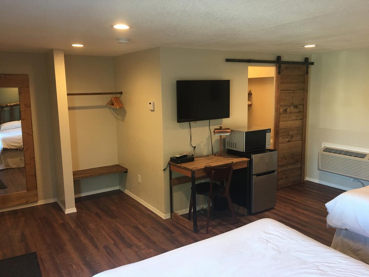 Evergreen Motel - thumb 38