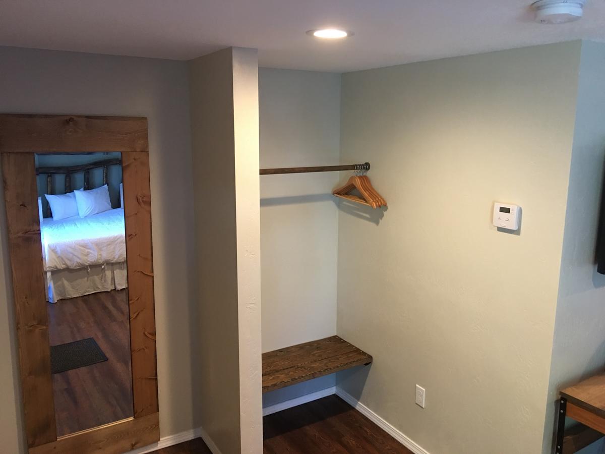 Evergreen Motel - thumb 30