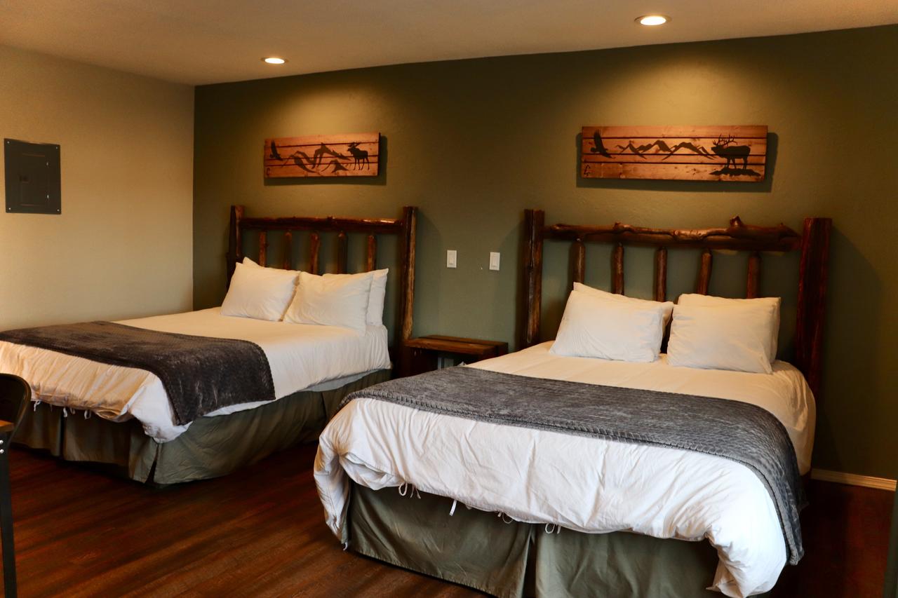 Evergreen Motel - thumb 1