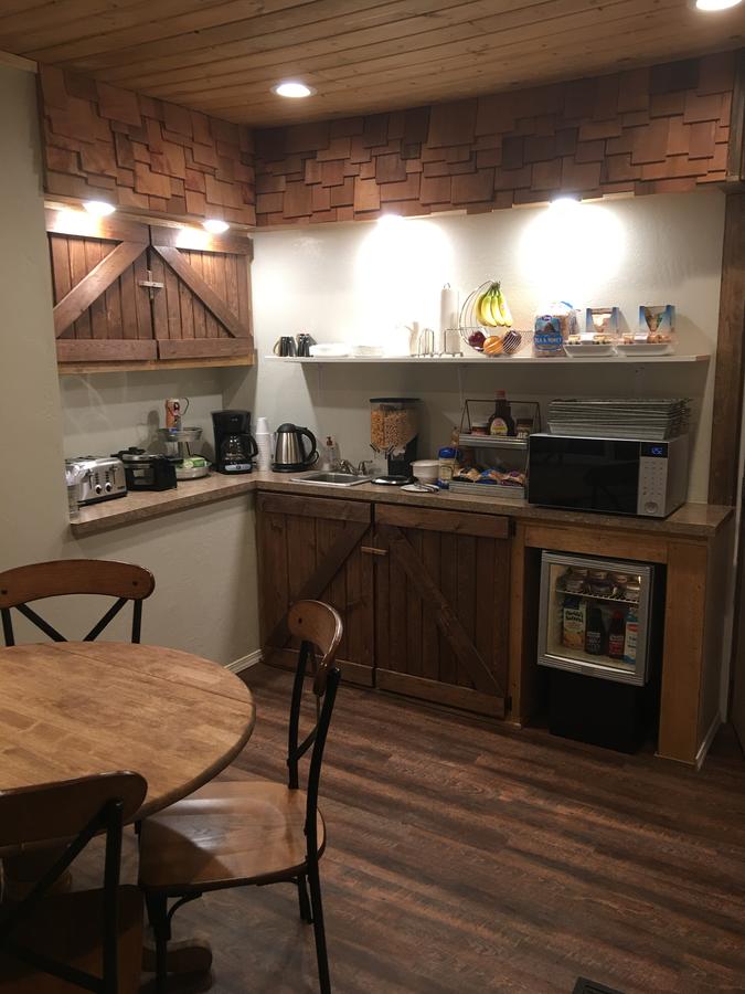 Evergreen Motel - thumb 4