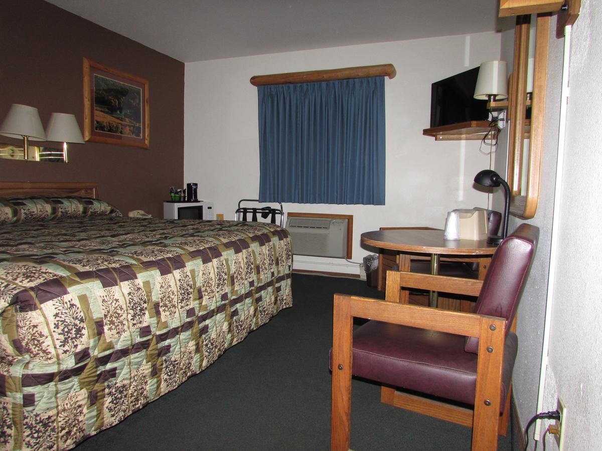 Beartooth Hideaway Inn & Cabins - thumb 25