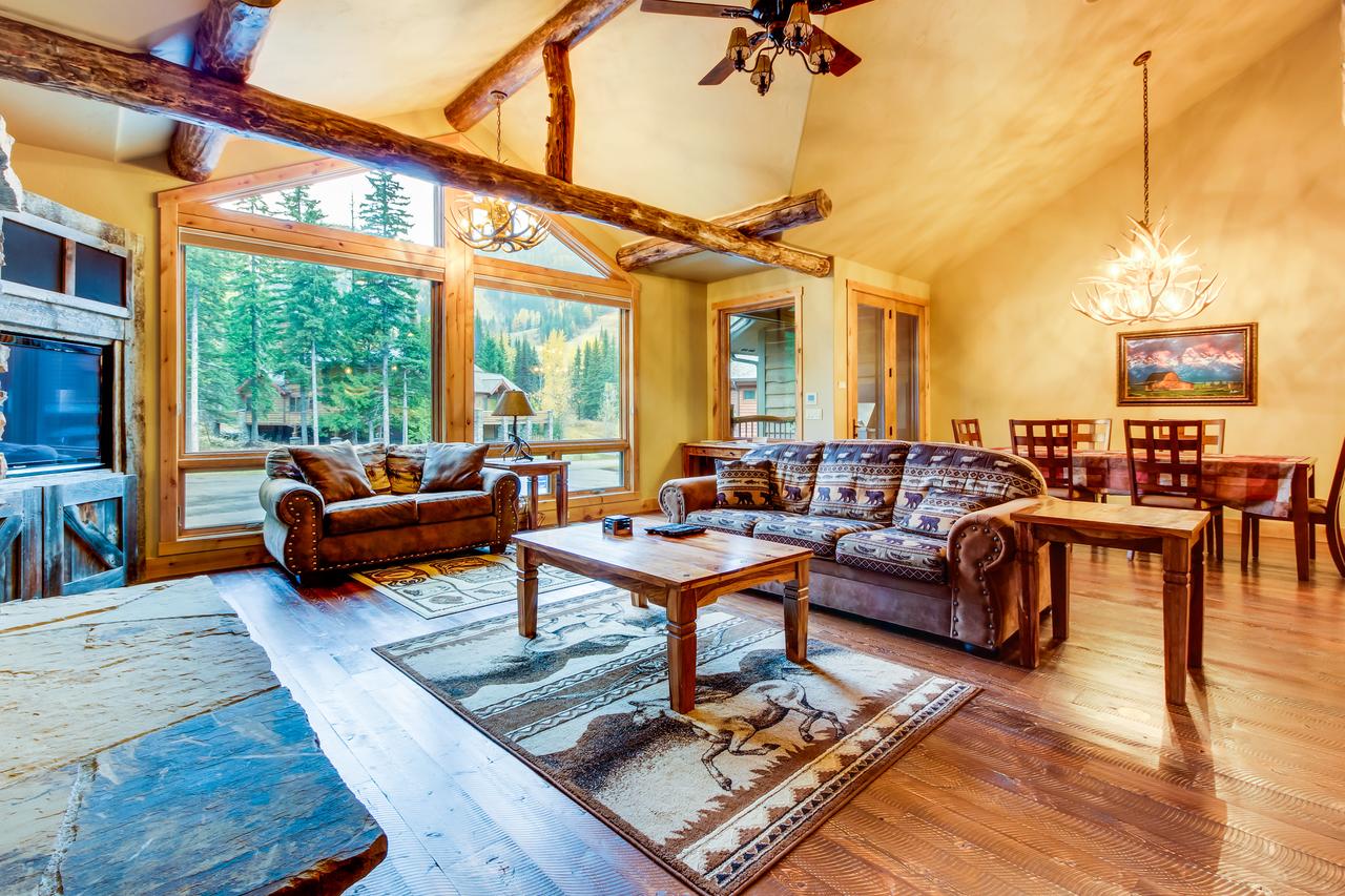 Moose Jaw Retreat - thumb 1