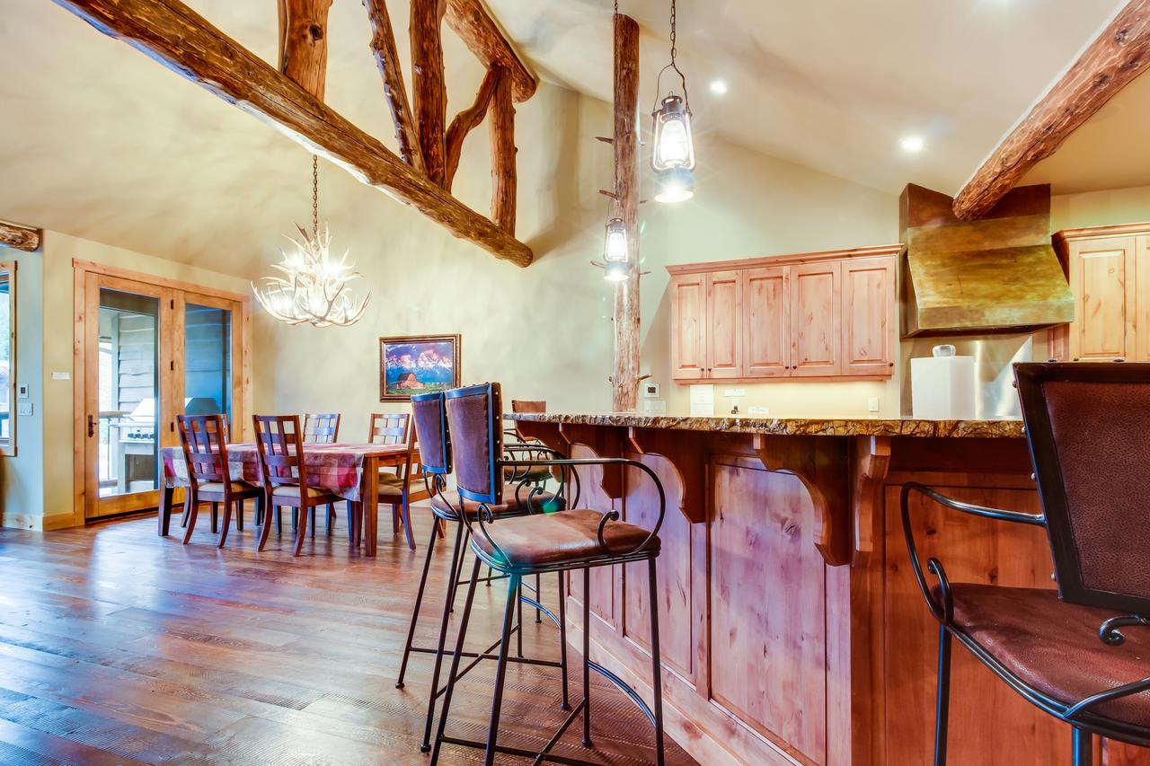 Moose Jaw Retreat - thumb 11