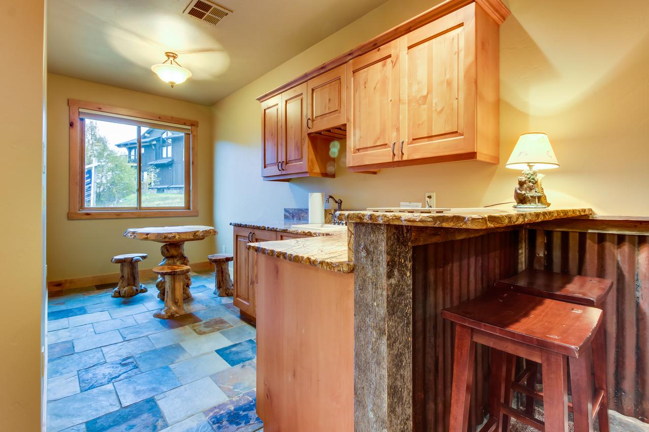 Moose Jaw Retreat - thumb 13