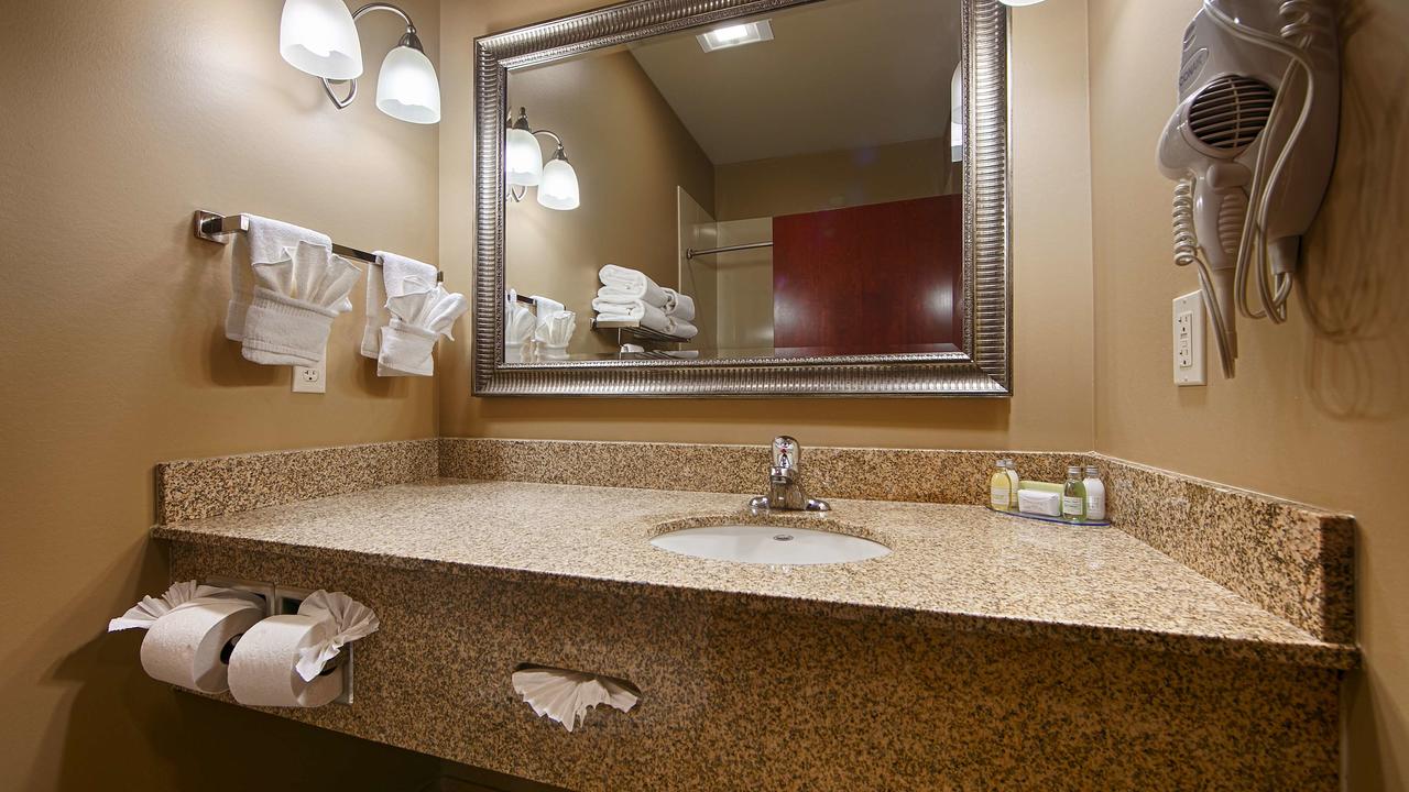 Best Western Golden Prairie Inn And Suites - thumb 17