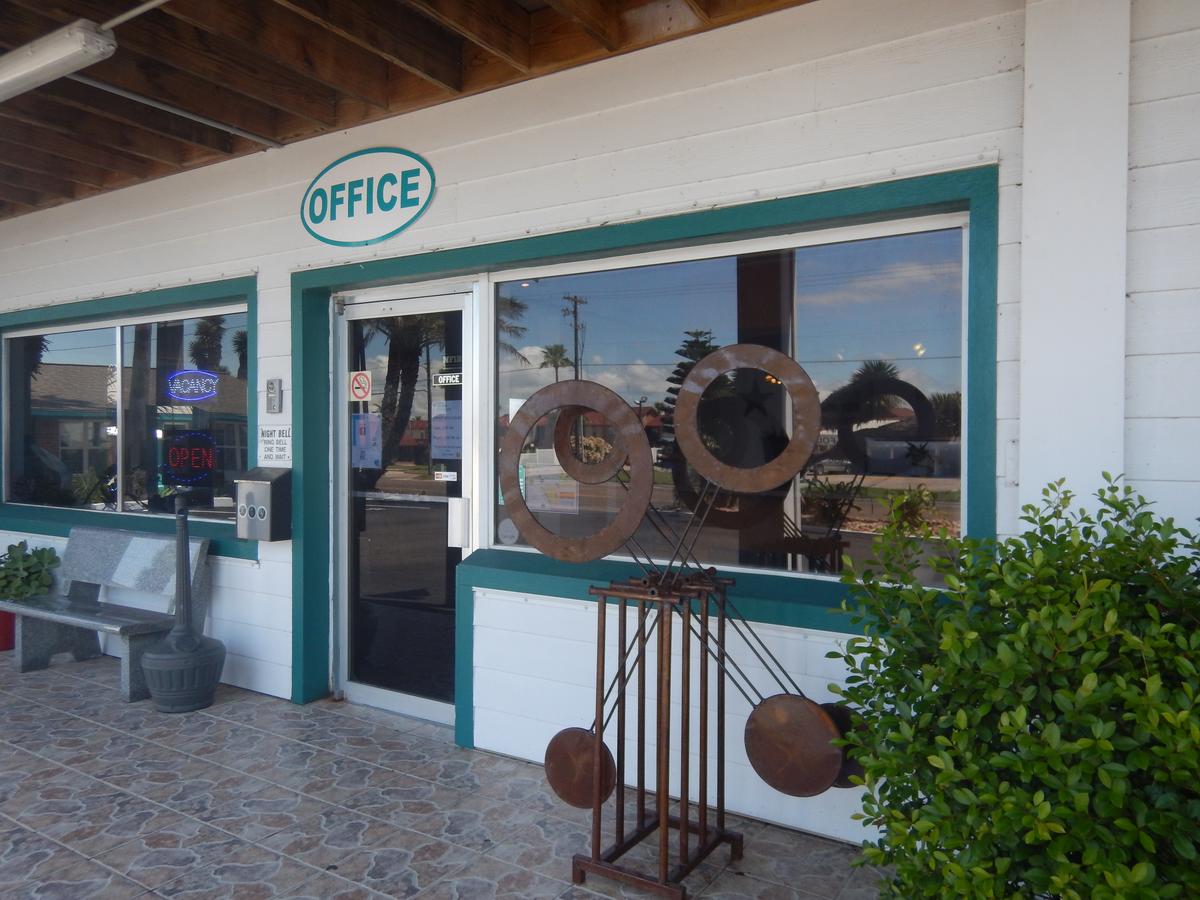 Tropic Island Resort - thumb 21