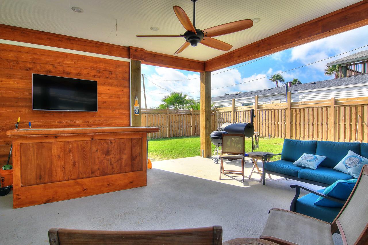 Walk To Beach From Outstanding Classic Residence - thumb 27