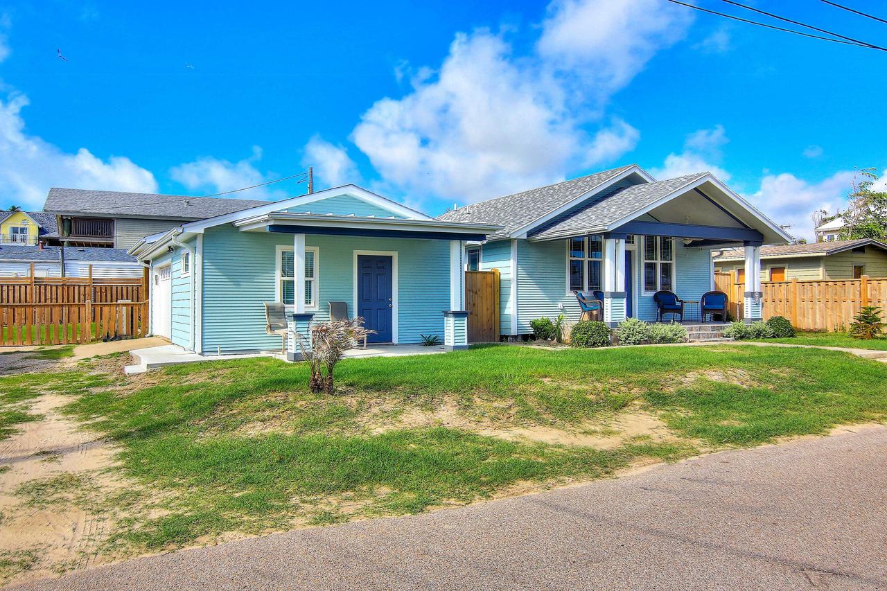 Walk To Beach From Outstanding Classic Residence - thumb 3