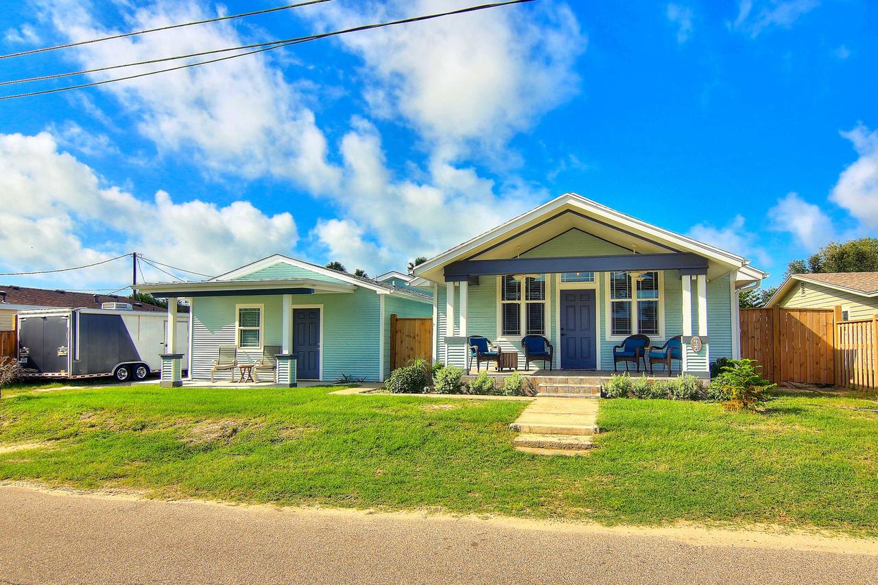 Walk To Beach From Outstanding Classic Residence - thumb 2