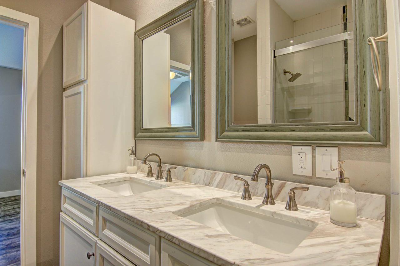 Walk To Beach From Outstanding Classic Residence - thumb 22