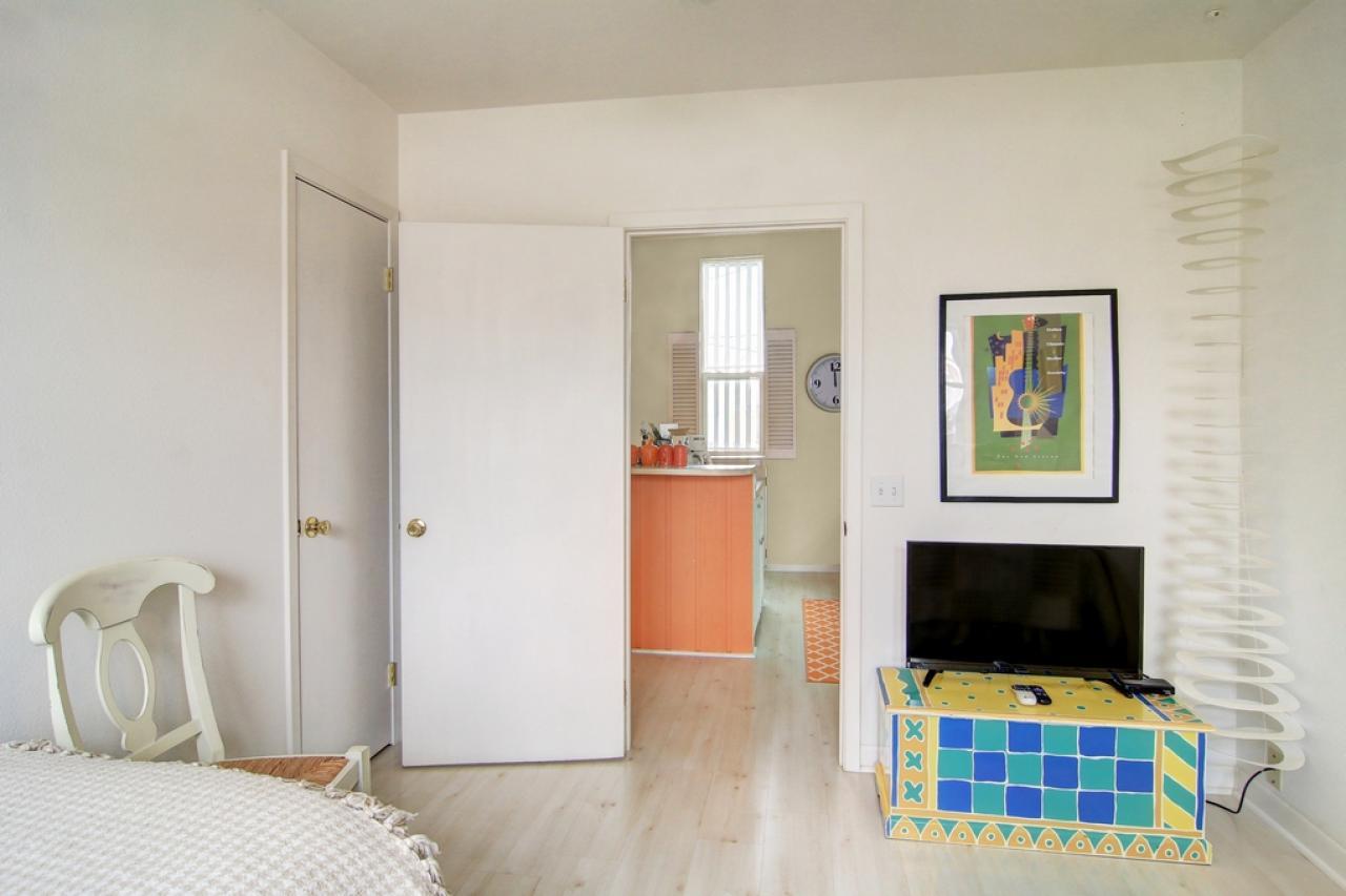 603IRR-Love Shack - thumb 8