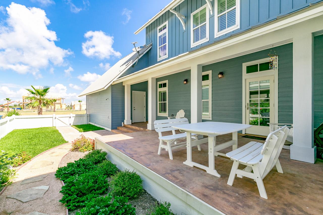 Coastal Chic In Port Aransas Home - thumb 31