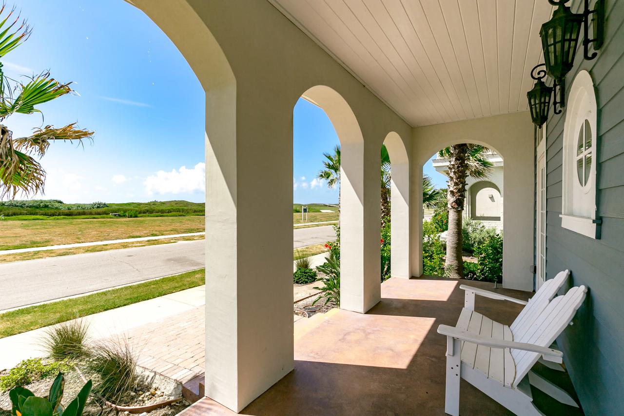 Coastal Chic In Port Aransas Home - thumb 24