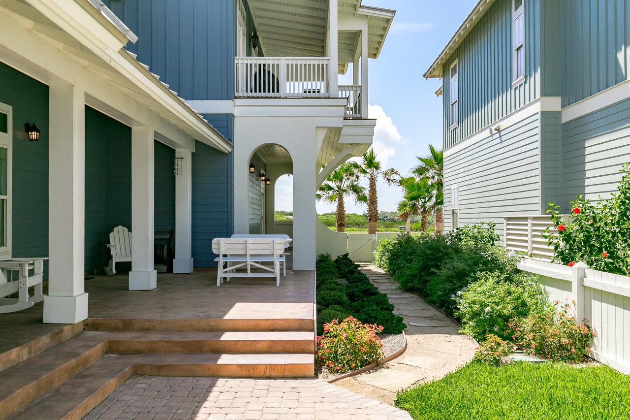 Coastal Chic In Port Aransas Home - thumb 12