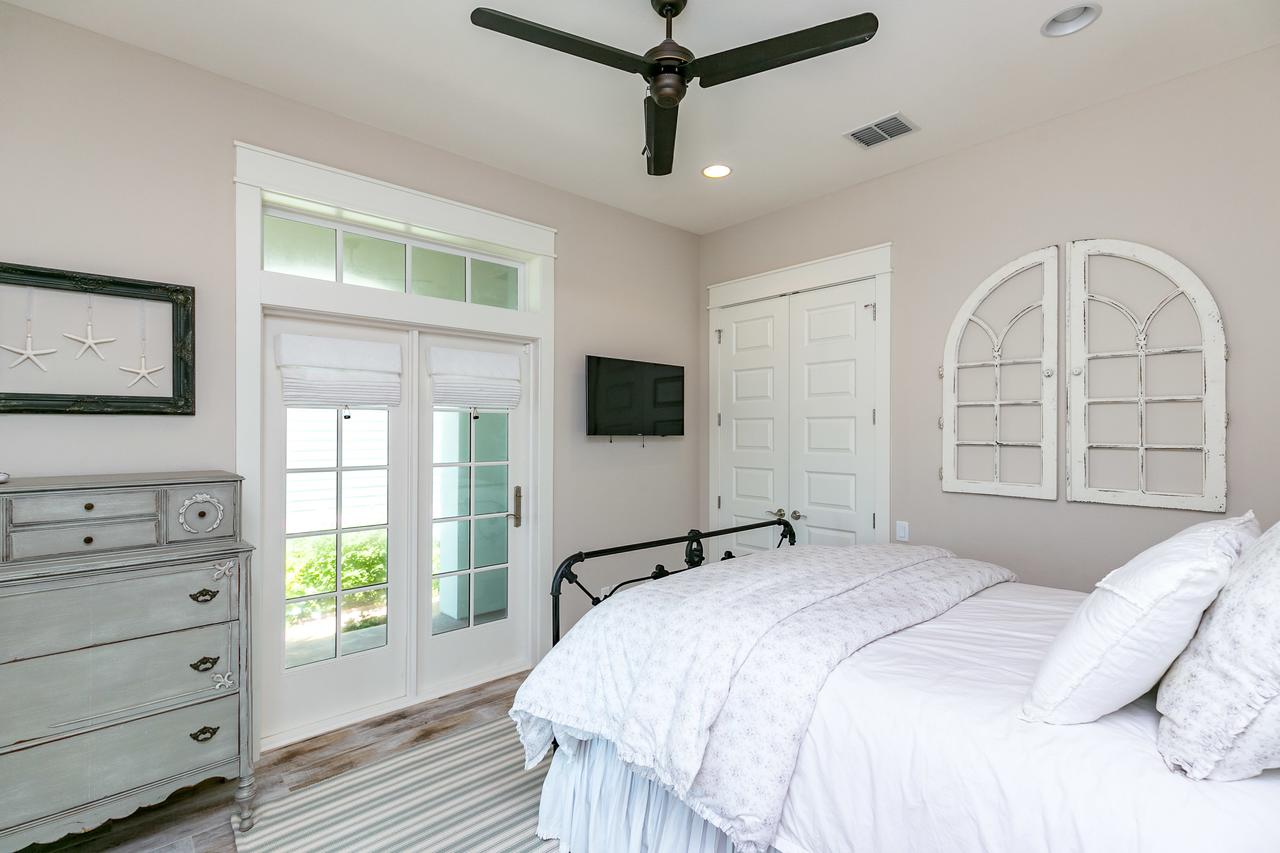 Coastal Chic In Port Aransas Home - thumb 19