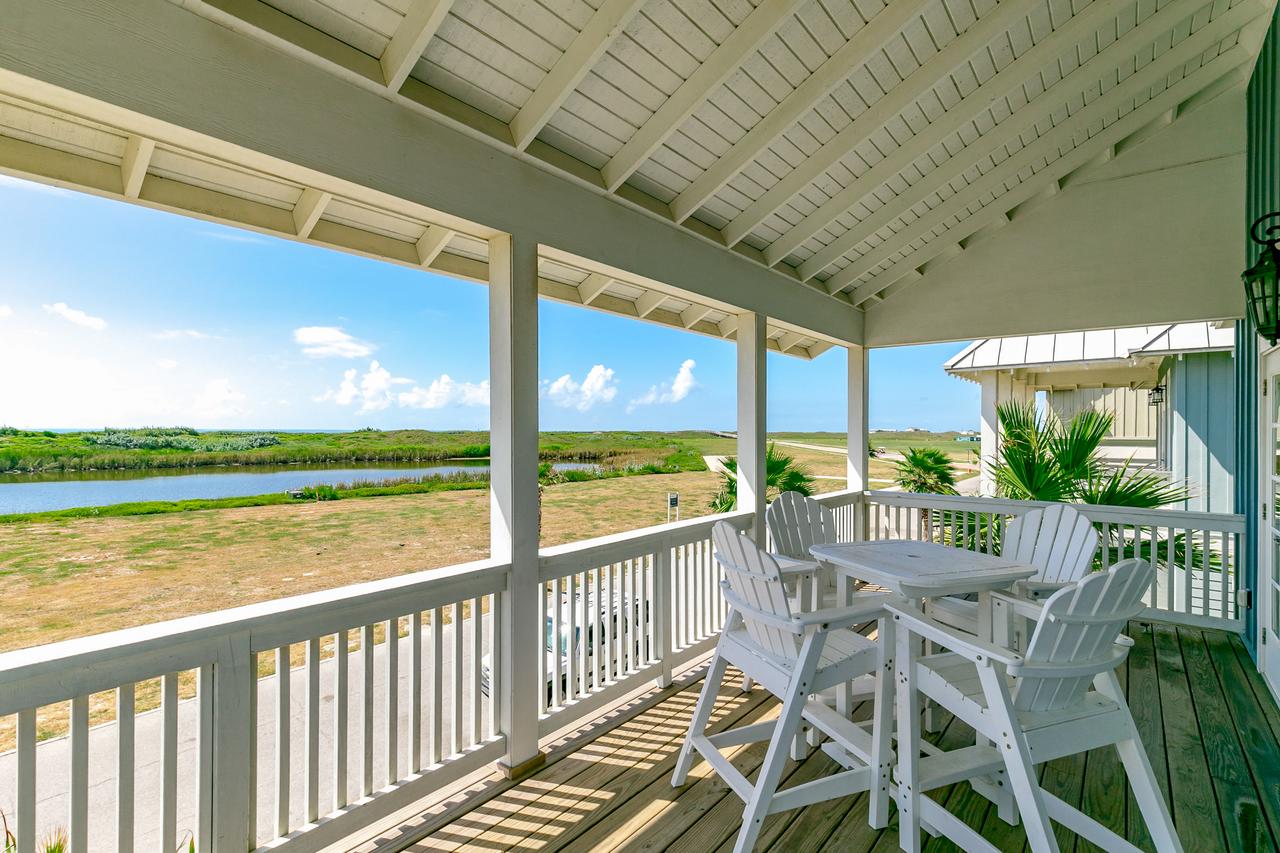 Coastal Chic In Port Aransas Home - thumb 8