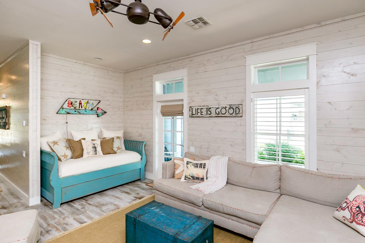 Coastal Chic In Port Aransas Home - thumb 1