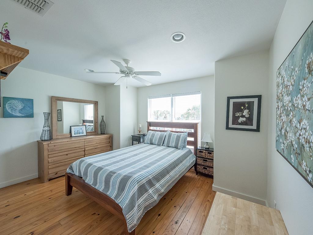 Brons Beach Shack Home - thumb 9