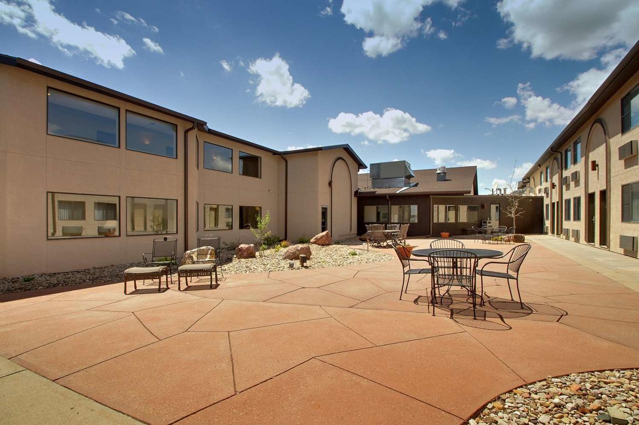 Best Western West Hills Inn - thumb 2