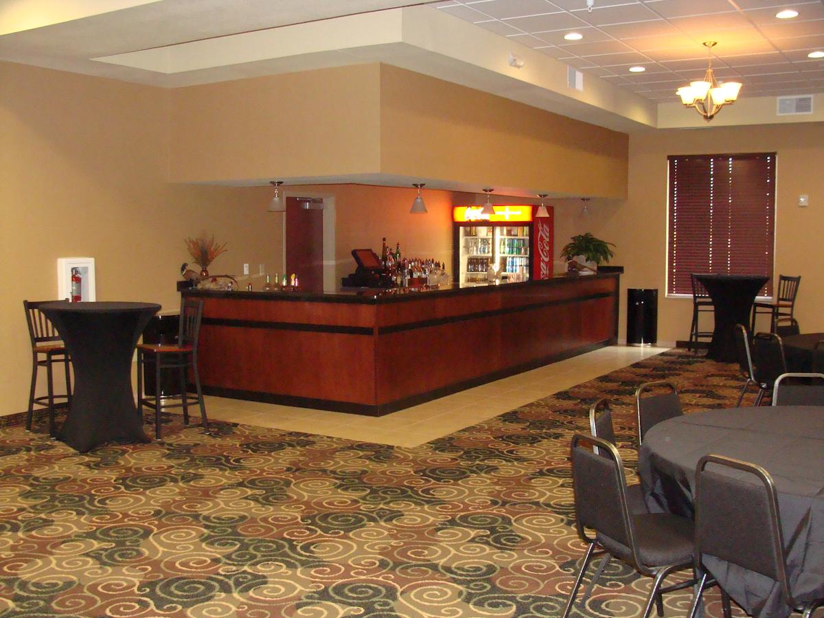 Cobblestone Hotel And Suites - Broken Bow - thumb 16