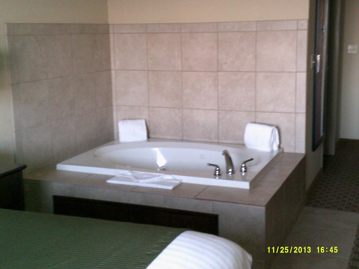 Cobblestone Hotel And Suites - Broken Bow - thumb 22