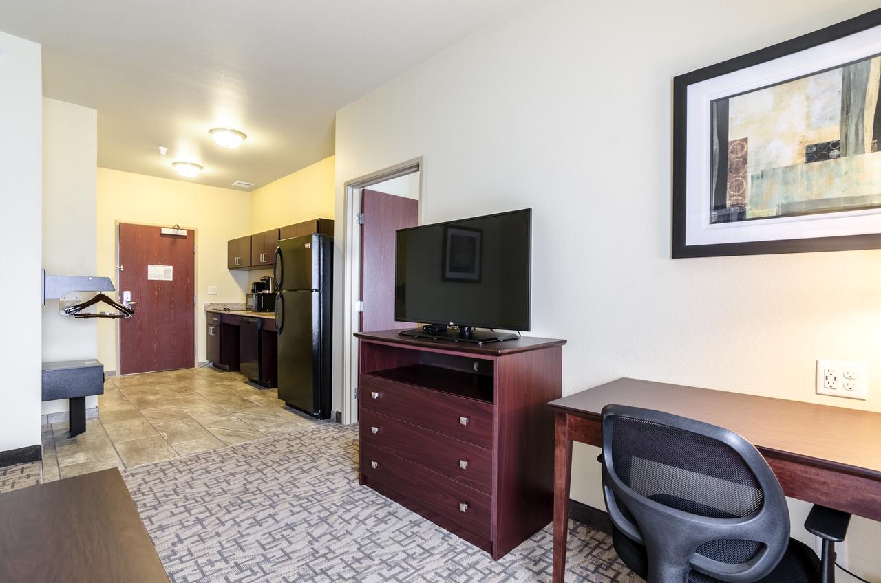 Cobblestone Hotel & Suites - McCook - thumb 3