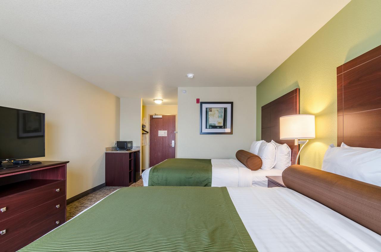 Cobblestone Hotel & Suites - McCook - thumb 5