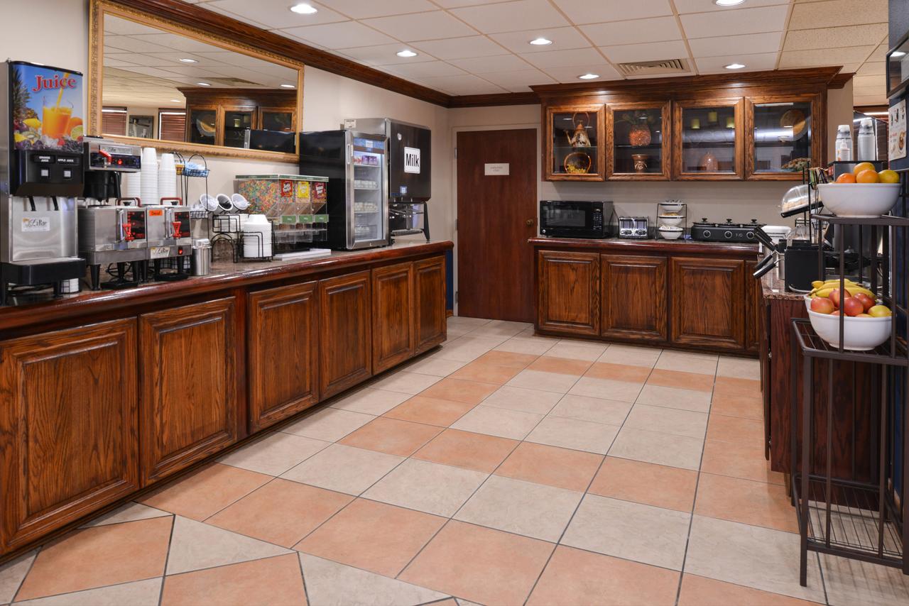 New Victorian Inn & Suites Omaha - thumb 23
