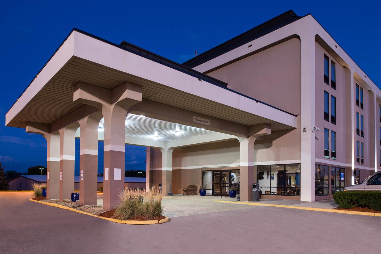 New Victorian Inn & Suites Omaha - thumb 1