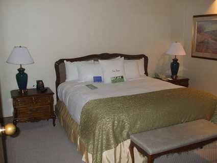 DoubleTree By Hilton Hotel & Executive Meeting Center Omaha-Downtown - thumb 4