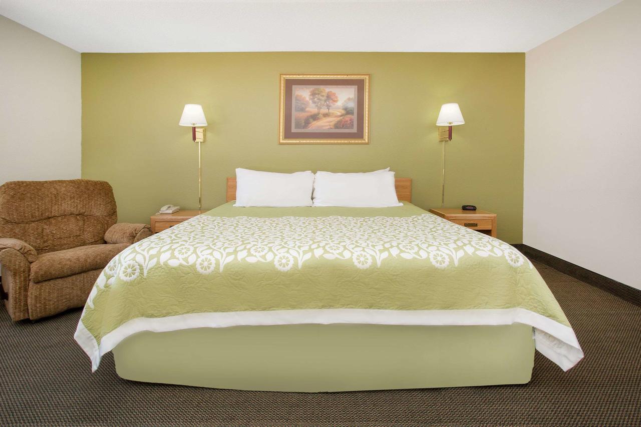 Days Inn By Wyndham Ogallala - thumb 6