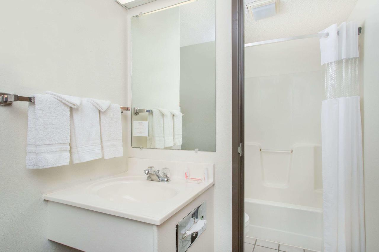 Days Inn By Wyndham Ogallala - thumb 7